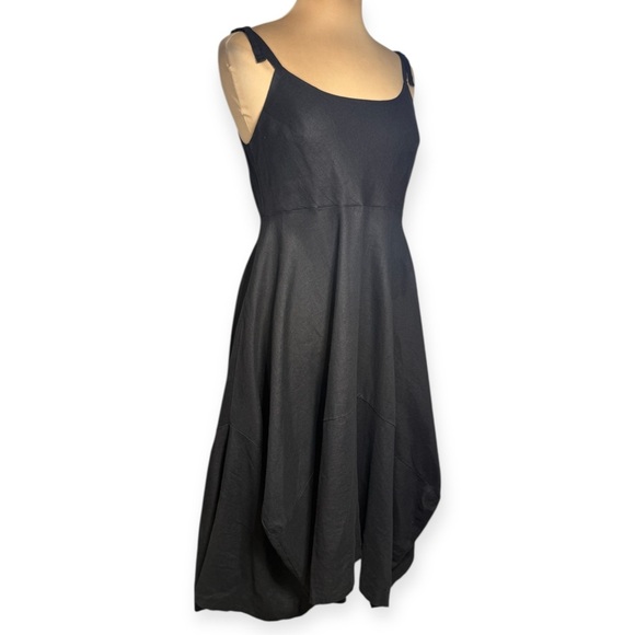Artists and Revolutionaries black linen a-line
dress size M CBK - Picture 2 of 8